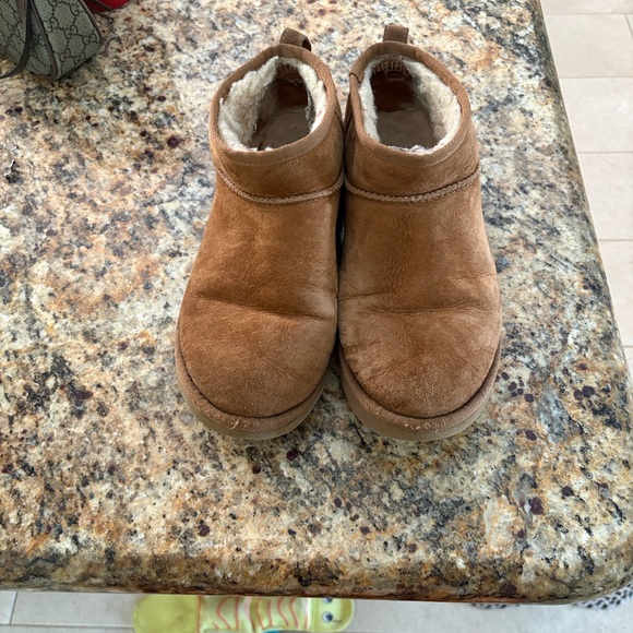 UGG Classic Ultra Mini - Picture 3 of 8